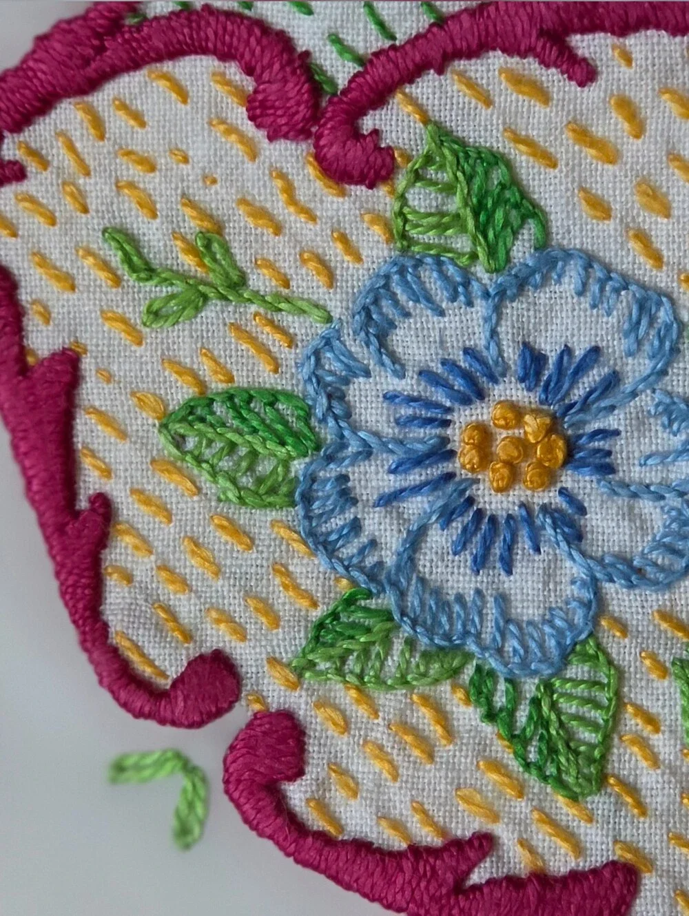 THIS A PAIR OF BOLD HAND EMBROIDERED VINTAGE TEA TOWELS